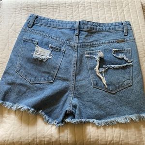 KanCan distressed mid rise jean shorts